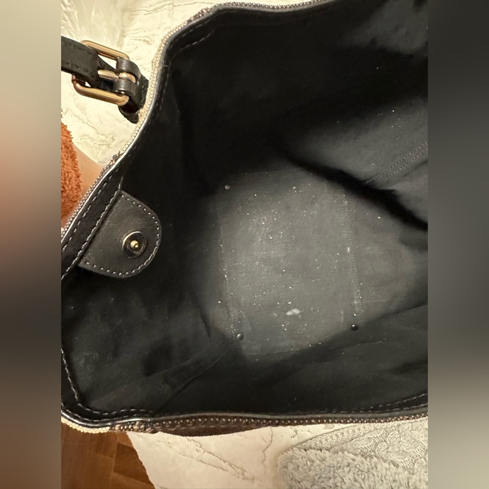 Burberry (Authentic) - image 2